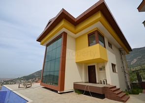 فيلا مميزة من قبل شركة البناء في منطقة جكجيلي – ألانيا 