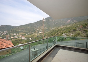 فيلا مميزة من قبل شركة البناء في منطقة جكجيلي – ألانيا 