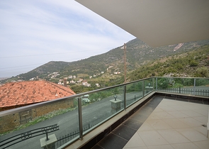 فيلا مميزة من قبل شركة البناء في منطقة جكجيلي – ألانيا 