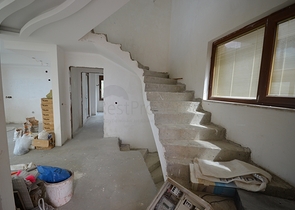 فيلا مميزة من قبل شركة البناء في منطقة جكجيلي – ألانيا 