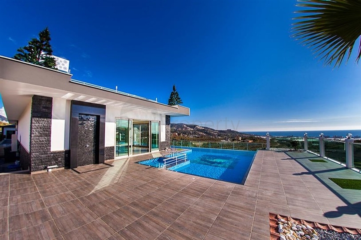 فيلا فاخرة في كاركي جاك / الانيا