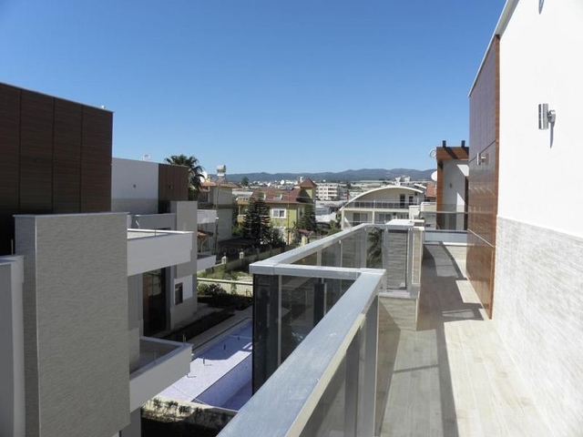 فيلا ضمن مجمع سكني على مسافة قريبة من البحر في منطقة كوناكليه – ألانيا 