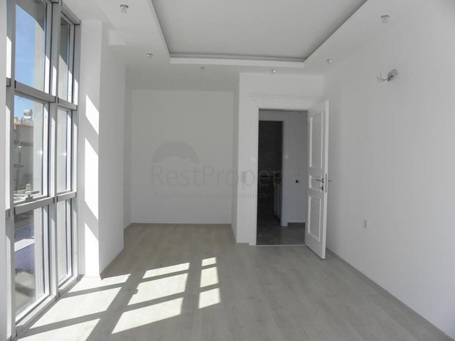 فيلا ضمن مجمع سكني على مسافة قريبة من البحر في منطقة كوناكليه – ألانيا 