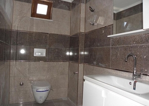 فيلا ضمن مجمع سكني على مسافة قريبة من البحر في منطقة كوناكليه – ألانيا 