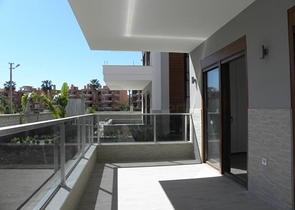 فيلا ضمن مجمع سكني على مسافة قريبة من البحر في منطقة كوناكليه – ألانيا 