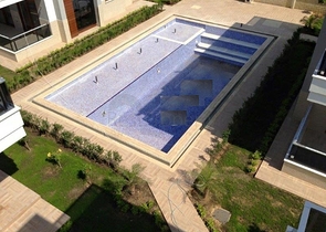 فيلا ضمن مجمع سكني على مسافة قريبة من البحر في منطقة كوناكليه – ألانيا 