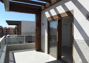 فيلا ضمن مجمع سكني على مسافة قريبة من البحر في منطقة كوناكليه – ألانيا 