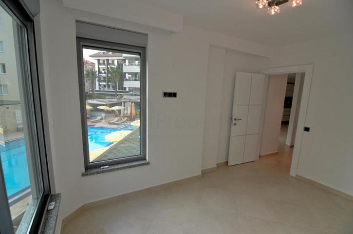 شقة غرفتين وصالة  - 50 متر من البحر - في اوبا / الانيا 