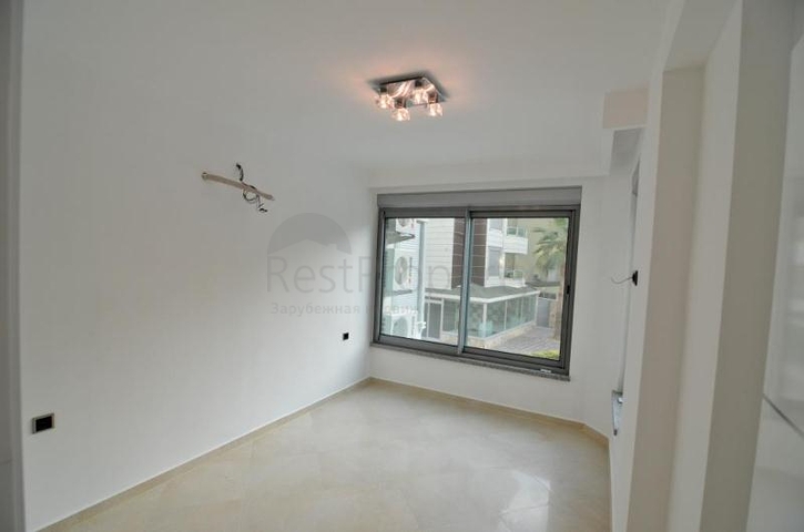 شقة غرفتين وصالة  - 50 متر من البحر - في اوبا / الانيا 