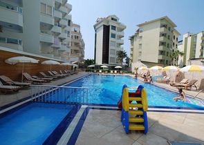 شقة غرفتين وصالة  - 50 متر من البحر - في اوبا / الانيا 