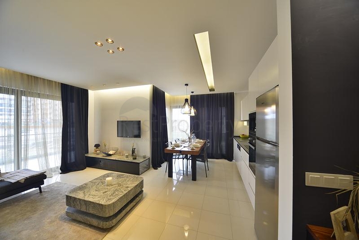 مجمع حديث على بعد 100 متر من شاطئ البحر الأبيض المتوسط في منطقة أوبا – ألانيا