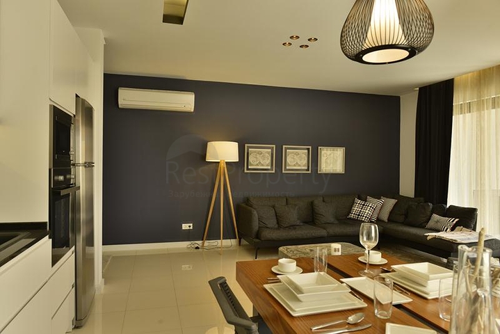 مجمع حديث على بعد 100 متر من شاطئ البحر الأبيض المتوسط في منطقة أوبا – ألانيا