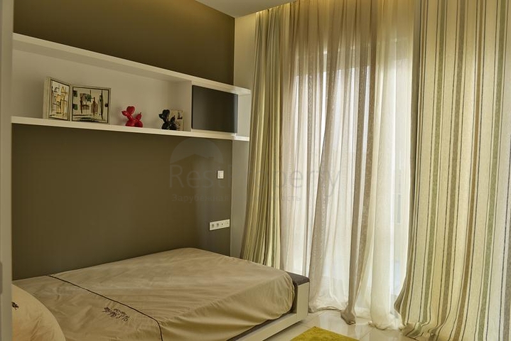 مجمع حديث على بعد 100 متر من شاطئ البحر الأبيض المتوسط في منطقة أوبا – ألانيا