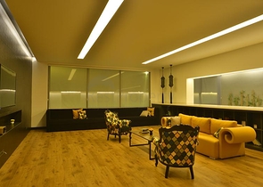 مجمع حديث على بعد 100 متر من شاطئ البحر الأبيض المتوسط في منطقة أوبا – ألانيا