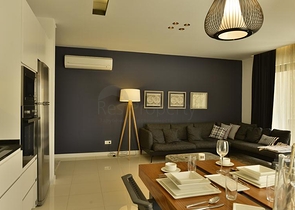 مجمع حديث على بعد 100 متر من شاطئ البحر الأبيض المتوسط في منطقة أوبا – ألانيا