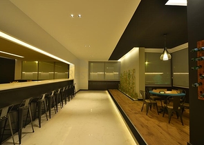 مجمع حديث على بعد 100 متر من شاطئ البحر الأبيض المتوسط في منطقة أوبا – ألانيا