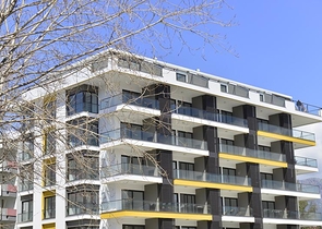 مجمع حديث على بعد 100 متر من شاطئ البحر الأبيض المتوسط في منطقة أوبا – ألانيا