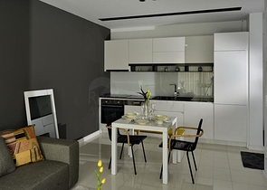 مجمع حديث على بعد 100 متر من شاطئ البحر الأبيض المتوسط في منطقة أوبا – ألانيا