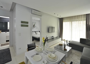 مجمع حديث على بعد 100 متر من شاطئ البحر الأبيض المتوسط في منطقة أوبا – ألانيا