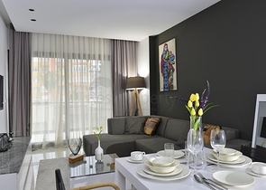 مجمع حديث على بعد 100 متر من شاطئ البحر الأبيض المتوسط في منطقة أوبا – ألانيا