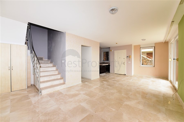 فيلا بإطلالات بانورامية ساحر على البحر في منطقة كوناكليه – ألانيا