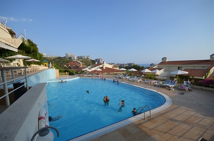 فيلا بإطلالات بانورامية ساحر على البحر في منطقة كوناكليه – ألانيا