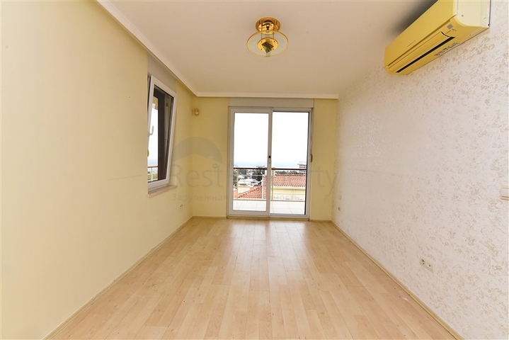 فيلا بإطلالات بانورامية ساحر على البحر في منطقة كوناكليه – ألانيا