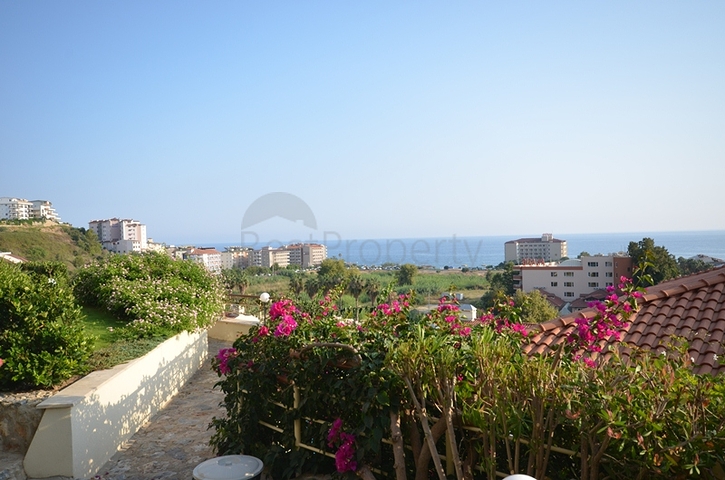 فيلا بإطلالات بانورامية ساحر على البحر في منطقة كوناكليه – ألانيا