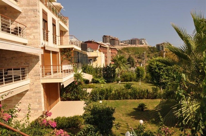 فيلا بإطلالات بانورامية ساحر على البحر في منطقة كوناكليه – ألانيا