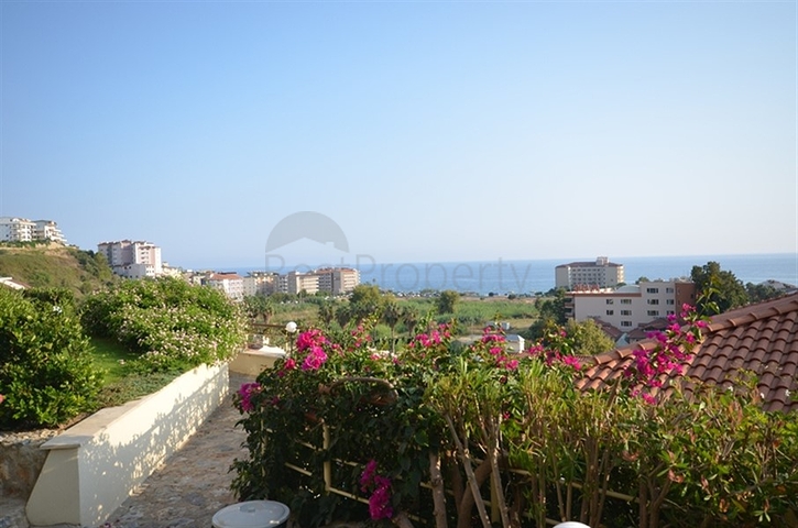 فيلا بإطلالات بانورامية ساحر على البحر في منطقة كوناكليه – ألانيا