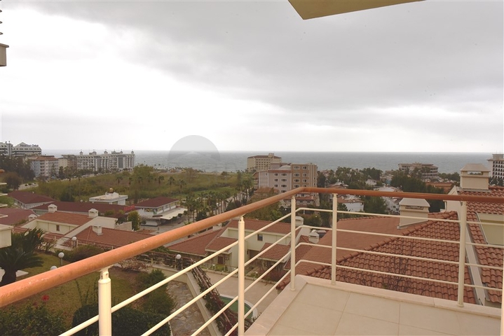 فيلا بإطلالات بانورامية ساحر على البحر في منطقة كوناكليه – ألانيا