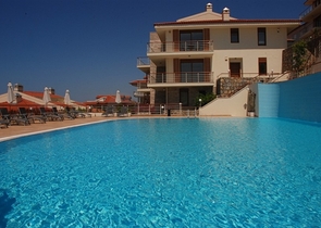 فيلا بإطلالات بانورامية ساحر على البحر في منطقة كوناكليه – ألانيا