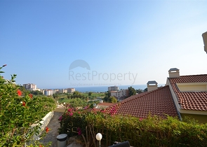 فيلا بإطلالات بانورامية ساحر على البحر في منطقة كوناكليه – ألانيا