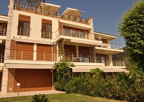 فيلا بإطلالات بانورامية ساحر على البحر في منطقة كوناكليه – ألانيا