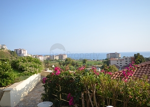 فيلا بإطلالات بانورامية ساحر على البحر في منطقة كوناكليه – ألانيا