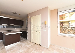 فيلا بإطلالات بانورامية ساحر على البحر في منطقة كوناكليه – ألانيا