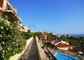 فيلا بإطلالات بانورامية ساحر على البحر في منطقة كوناكليه – ألانيا