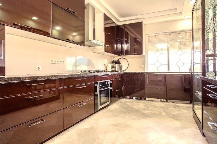 شقة فاخرة مطلة على البحر في كونيالتي ، أنطاليا