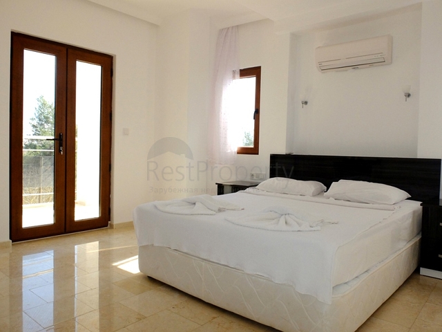 فيلا للبيع بالقرب من بحيرة هيسارونو