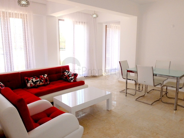 فيلا للبيع بالقرب من بحيرة هيسارونو