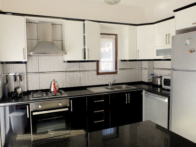 فيلا للبيع بالقرب من بحيرة هيسارونو