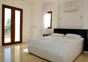 فيلا للبيع بالقرب من بحيرة هيسارونو