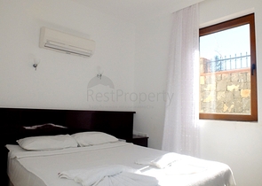 فيلا للبيع بالقرب من بحيرة هيسارونو