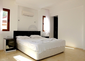 فيلا للبيع بالقرب من بحيرة هيسارونو