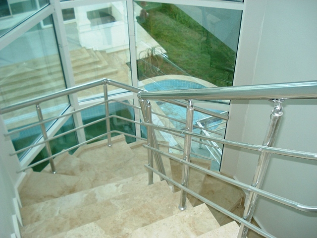 4 + 1 فيلا بحمام سباحة للبيع من المالك مباشرة