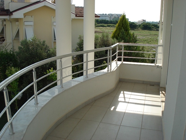 4 + 1 فيلا بحمام سباحة للبيع من المالك مباشرة