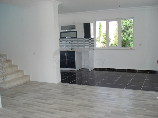 4 + 1 فيلا بحمام سباحة للبيع من المالك مباشرة