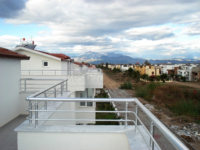 4 + 1 فيلا بحمام سباحة للبيع من المالك مباشرة