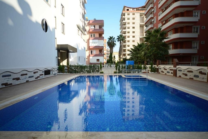 شقة بتخطيط 1+1 في منطقة محمودلار - ألانيا