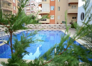 شقة بتخطيط 1+1 في منطقة محمودلار - ألانيا